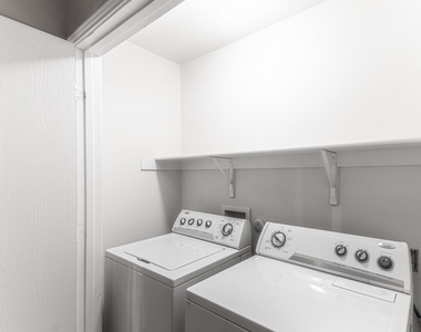 180 Onyx Lake Dr - Photo Thumbnail 14