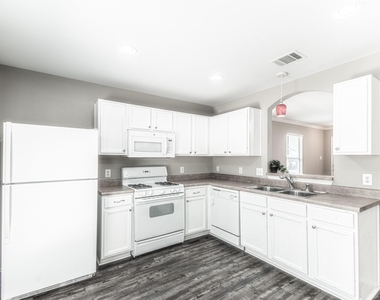 180 Onyx Lake Dr - Photo Thumbnail 10