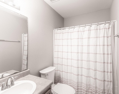 180 Onyx Lake Dr - Photo Thumbnail 11