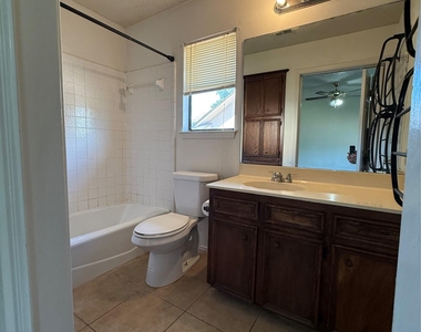 16307 Framingham Cir - Photo Thumbnail 13