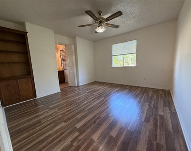 16307 Framingham Cir - Photo Thumbnail 11