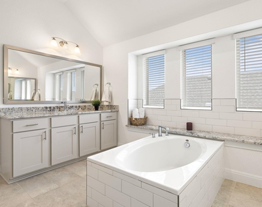 2901 Oak Chase Cv - Photo Thumbnail 14