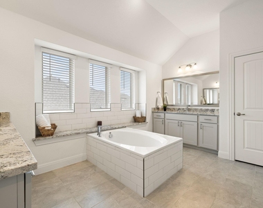2901 Oak Chase Cv - Photo Thumbnail 15