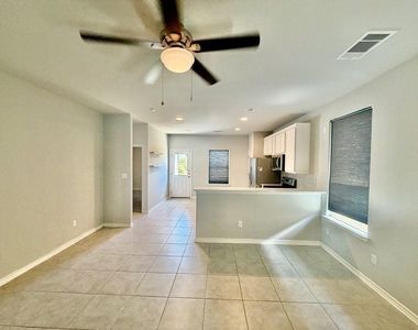 312 Ancellotta Way - Photo Thumbnail 4