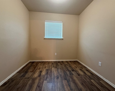 301 Comal Run - Photo Thumbnail 21