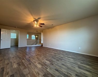 301 Comal Run - Photo Thumbnail 18