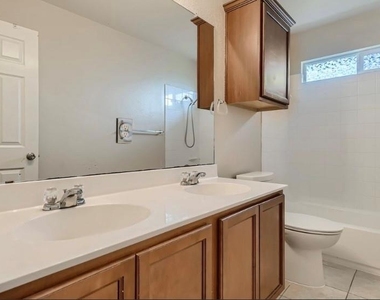 301 Comal Run - Photo Thumbnail 28