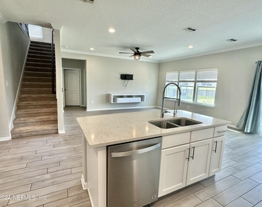 122 Codona Glen Drive - Photo Thumbnail 9