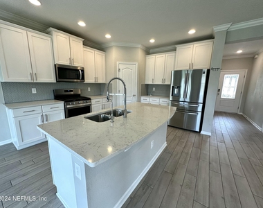 122 Codona Glen Drive - Photo Thumbnail 8