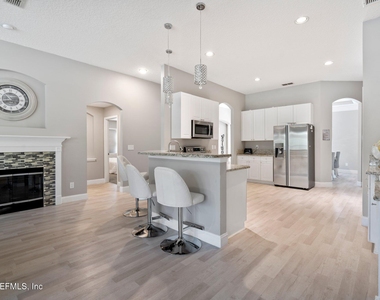 1816 Creekwood Lane - Photo Thumbnail 8
