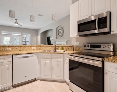 1816 Creekwood Lane - Photo Thumbnail 5