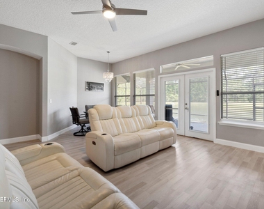 1816 Creekwood Lane - Photo Thumbnail 11