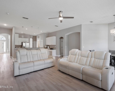 1816 Creekwood Lane - Photo Thumbnail 12