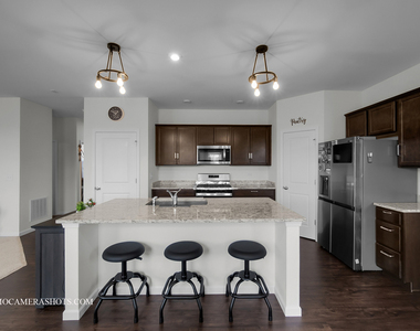 1398 Kessler Drive - Photo Thumbnail 8