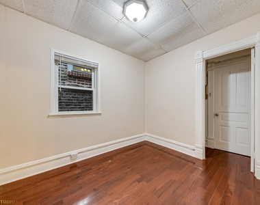 1012 S Oakley Boulevard - Photo Thumbnail 6