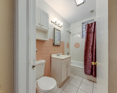 1012 S Oakley Boulevard - Photo Thumbnail 5