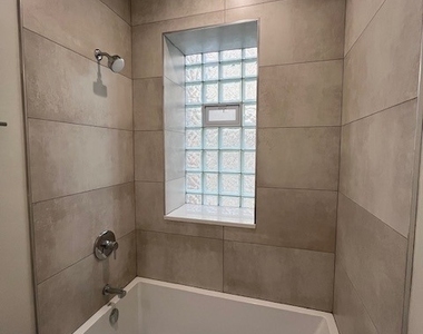 3726 N Racine Avenue - Photo Thumbnail 11