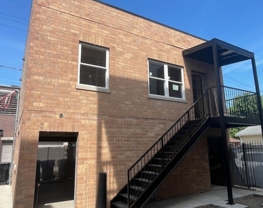 3726 N Racine Avenue - Photo Thumbnail 4