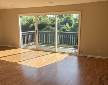 835 Waterview Circle - Photo Thumbnail 8