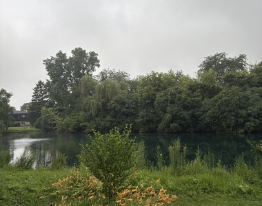 835 Waterview Circle - Photo Thumbnail 2