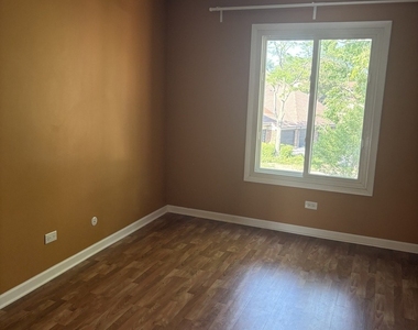 835 Waterview Circle - Photo Thumbnail 9
