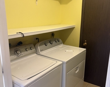 835 Waterview Circle - Photo Thumbnail 10