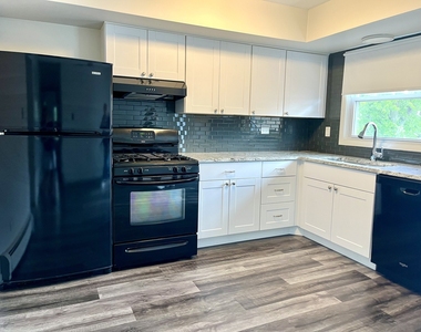 4506 Sunnyside Avenue - Photo Thumbnail 5