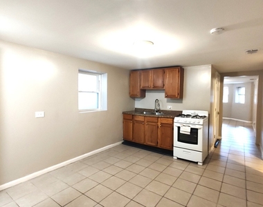 3643 S Hermitage Avenue - Photo Thumbnail 5
