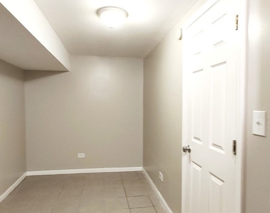 3643 S Hermitage Avenue - Photo Thumbnail 7