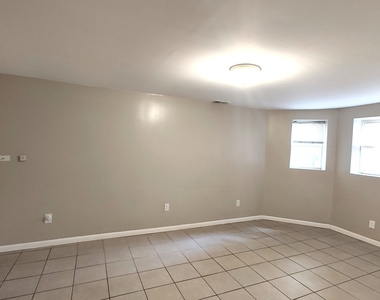 3643 S Hermitage Avenue - Photo Thumbnail 12