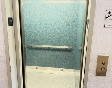 839 W Sheridan Road - Photo Thumbnail 2