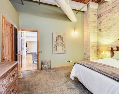 312 N May Street - Photo Thumbnail 16