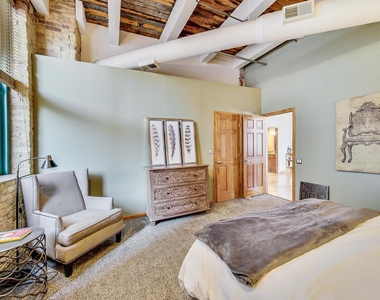 312 N May Street - Photo Thumbnail 17