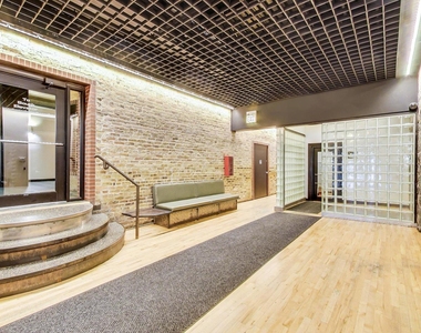 312 N May Street - Photo Thumbnail 2