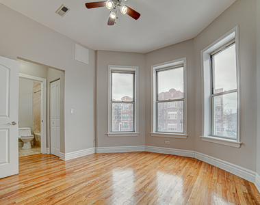 4858 S Prairie Avenue - Photo Thumbnail 5