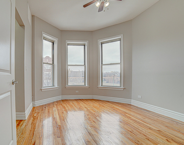 4858 S Prairie Avenue - Photo Thumbnail 13