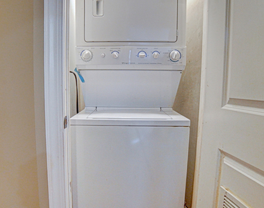 4858 S Prairie Avenue - Photo Thumbnail 9