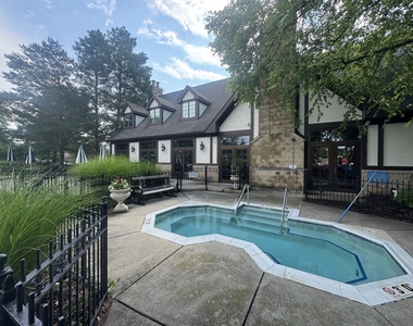 1108 Hollingswood Avenue - Photo Thumbnail 2