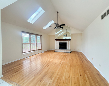 1108 Hollingswood Avenue - Photo Thumbnail 6