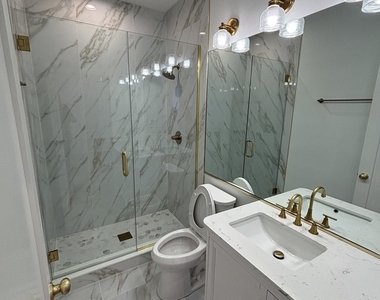 6042 S Eberhart Avenue - Photo Thumbnail 16