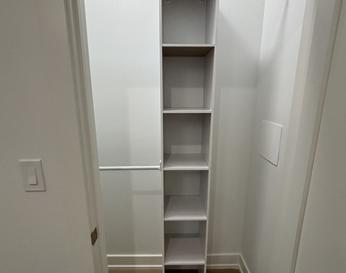 6042 S Eberhart Avenue - Photo Thumbnail 12