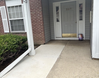 227 Brett Circle - Photo Thumbnail 1