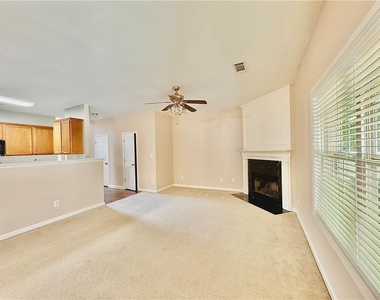 370 Creek Manor Way - Photo Thumbnail 1