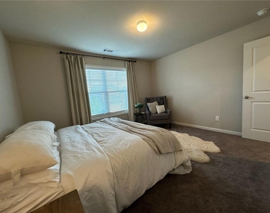 126 Auburn Crossing Drive - Photo Thumbnail 22