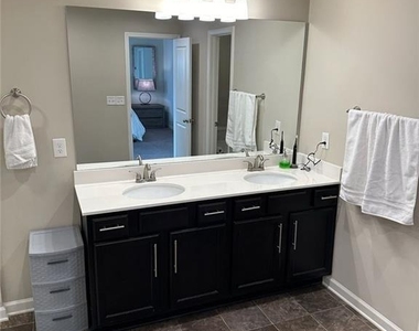 126 Auburn Crossing Drive - Photo Thumbnail 39