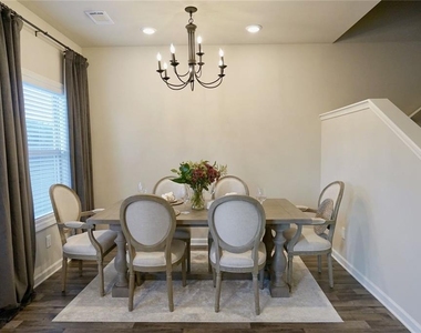 126 Auburn Crossing Drive - Photo Thumbnail 12