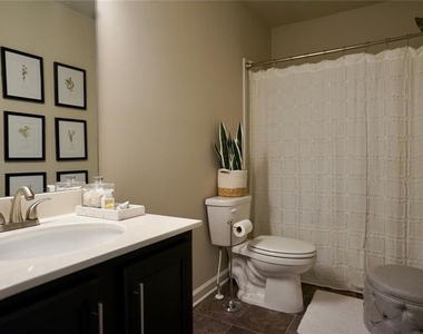 126 Auburn Crossing Drive - Photo Thumbnail 26