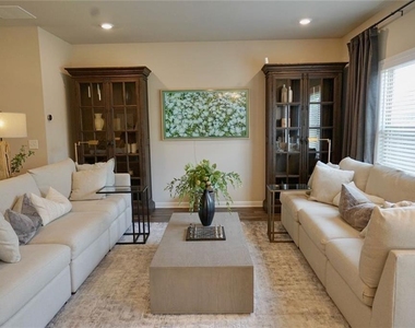 126 Auburn Crossing Drive - Photo Thumbnail 10