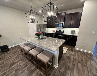 126 Auburn Crossing Drive - Photo Thumbnail 15