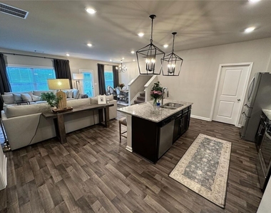 126 Auburn Crossing Drive - Photo Thumbnail 6